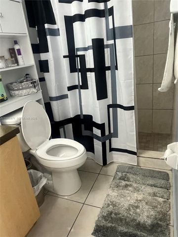 606 W 81st St 210, Hialeah, FL 33014