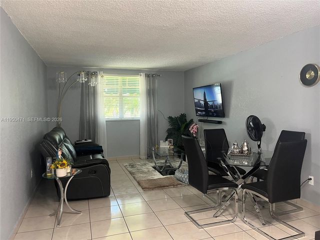 606 W 81st St 210, Hialeah, FL 33014