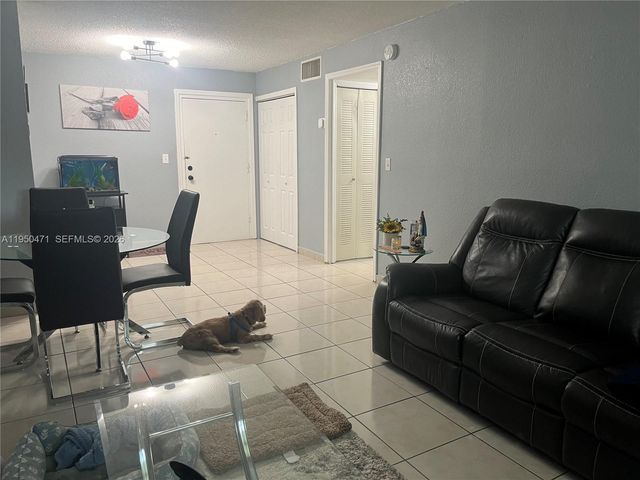 606 W 81st St 210, Hialeah, FL 33014