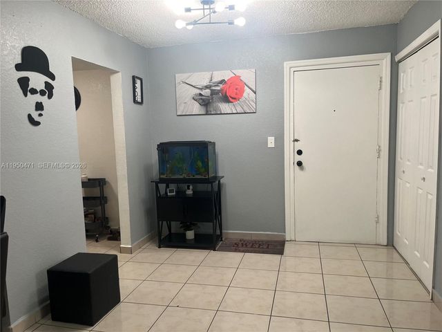 606 W 81st St 210, Hialeah, FL 33014