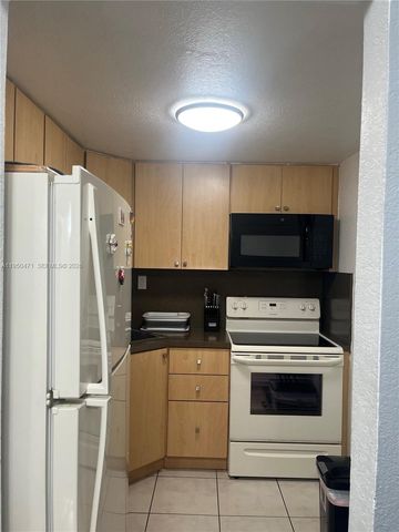 606 W 81st St 210, Hialeah, FL 33014