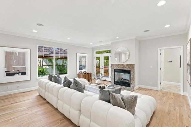 3855 Magnolia Drive, Palo Alto, CA 94306