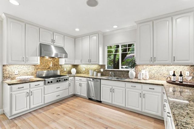 3855 Magnolia Drive, Palo Alto, CA 94306