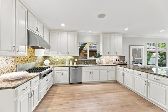 3855 Magnolia Drive, Palo Alto, CA 94306