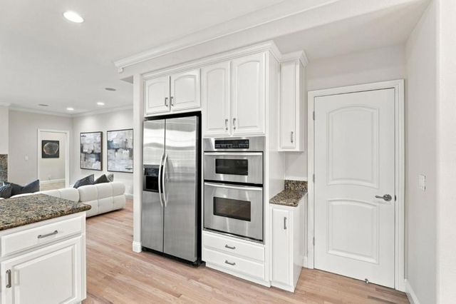 3855 Magnolia Drive, Palo Alto, CA 94306