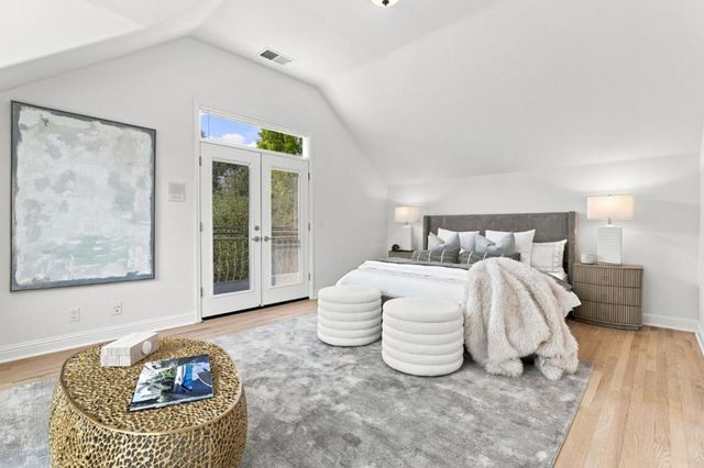 3855 Magnolia Drive, Palo Alto, CA 94306
