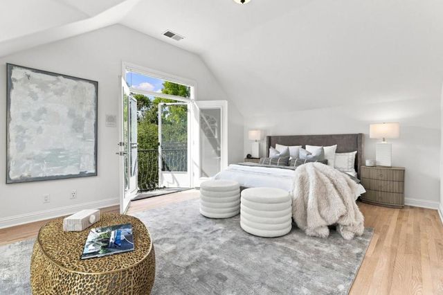 3855 Magnolia Drive, Palo Alto, CA 94306