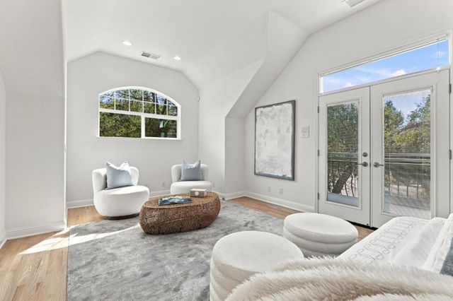 3855 Magnolia Drive, Palo Alto, CA 94306