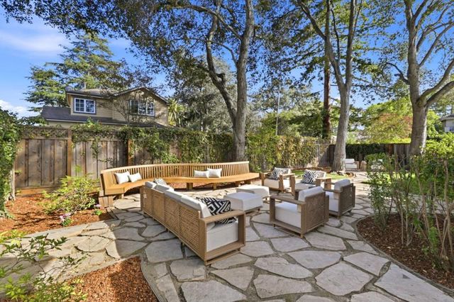 3855 Magnolia Drive, Palo Alto, CA 94306