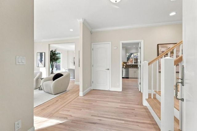 3855 Magnolia Drive, Palo Alto, CA 94306