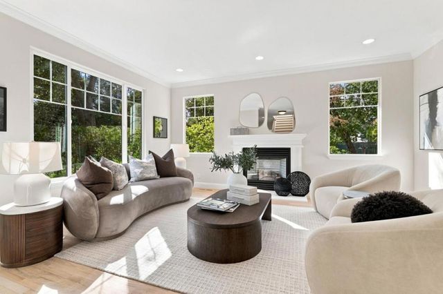 3855 Magnolia Drive, Palo Alto, CA 94306