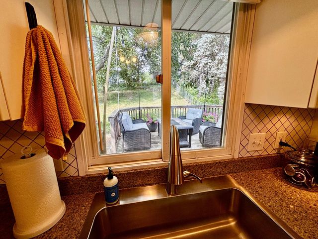 7020 Springhill Circle, Eden Prairie, MN 55346