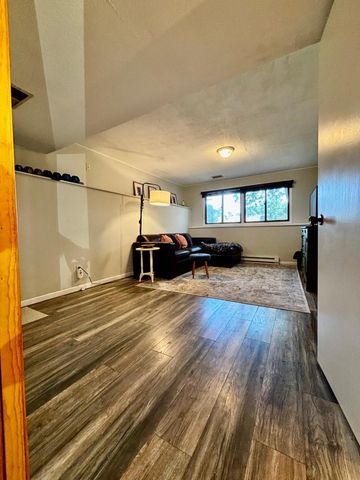 7020 Springhill Circle, Eden Prairie, MN 55346