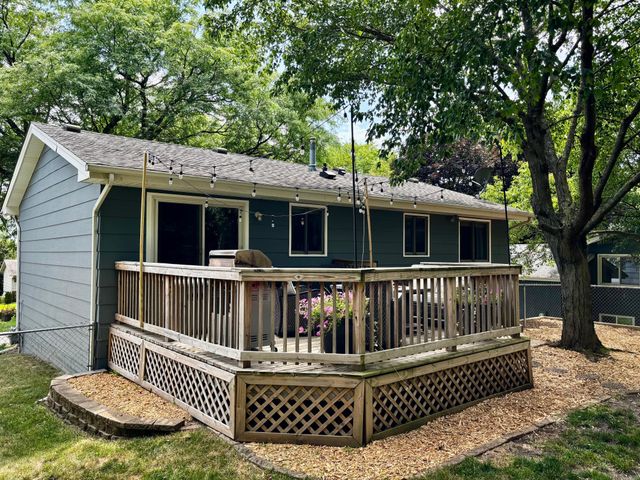7020 Springhill Circle, Eden Prairie, MN 55346