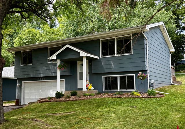 7020 Springhill Circle, Eden Prairie, MN 55346