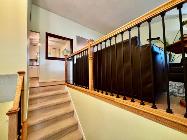7020 Springhill Circle, Eden Prairie, MN 55346