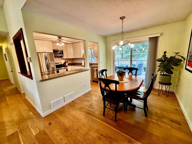 7020 Springhill Circle, Eden Prairie, MN 55346