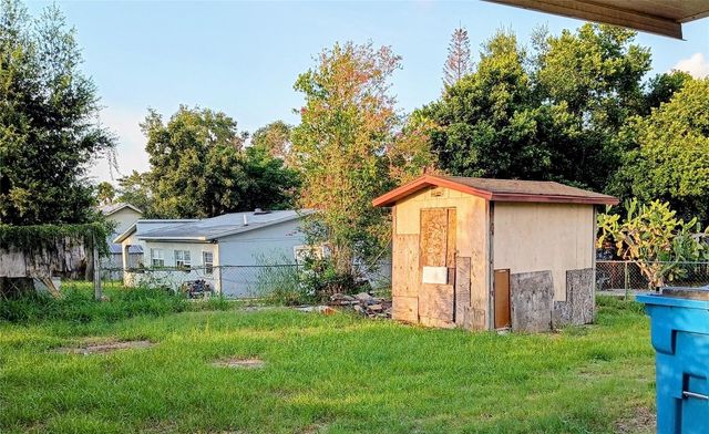 2010 PINE AVENUE, Haines City, FL 33844