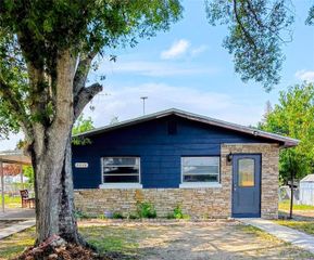 2010 PINE AVENUE, Haines City, FL 33844