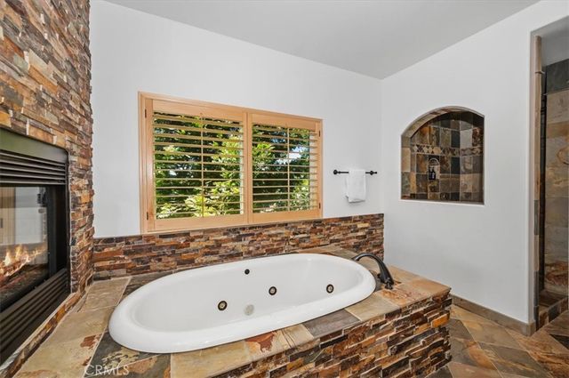 885 Del Norte, Lake Arrowhead, CA 92352