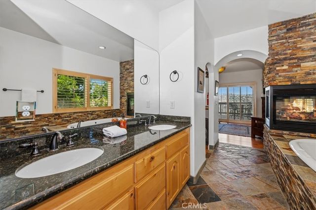885 Del Norte, Lake Arrowhead, CA 92352