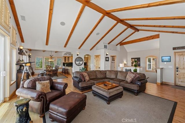 885 Del Norte, Lake Arrowhead, CA 92352
