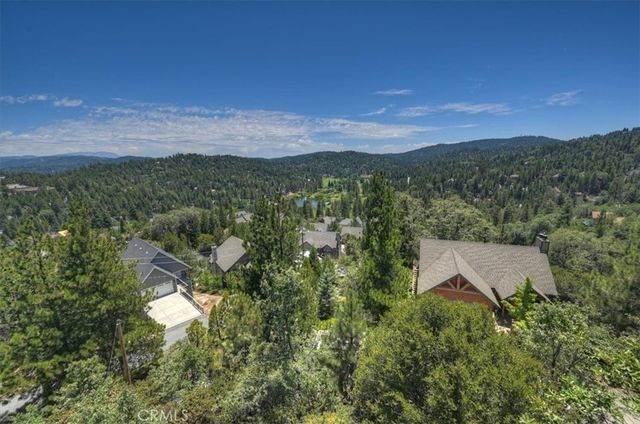 885 Del Norte, Lake Arrowhead, CA 92352