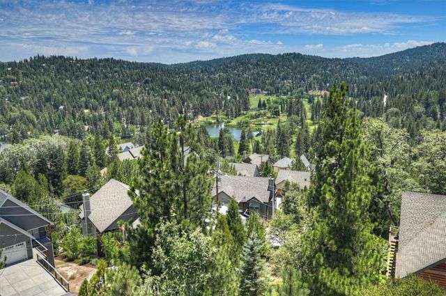 885 Del Norte, Lake Arrowhead, CA 92352