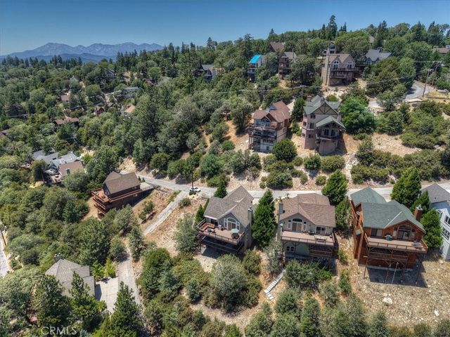 885 Del Norte, Lake Arrowhead, CA 92352