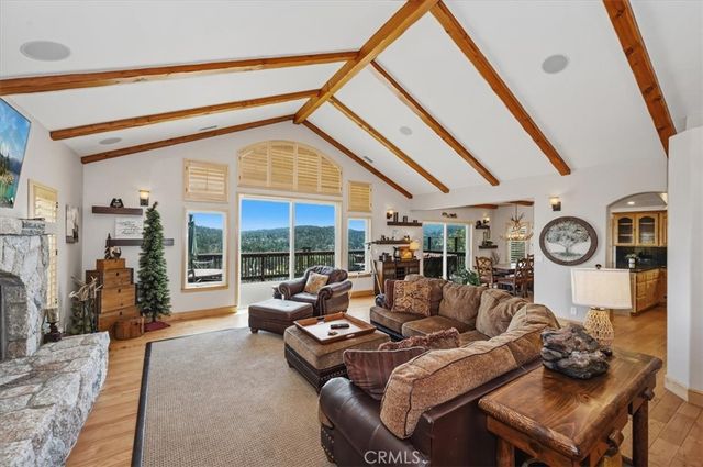 885 Del Norte, Lake Arrowhead, CA 92352