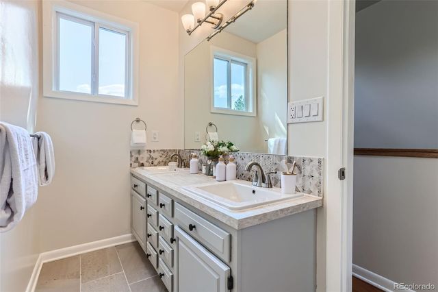 2960 S Vine St, Denver, CO 80210