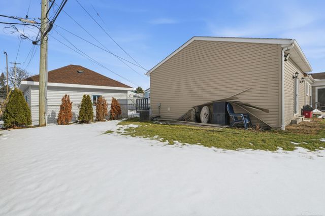 39531 Willmarth Street, Harrison Twp, MI 48045