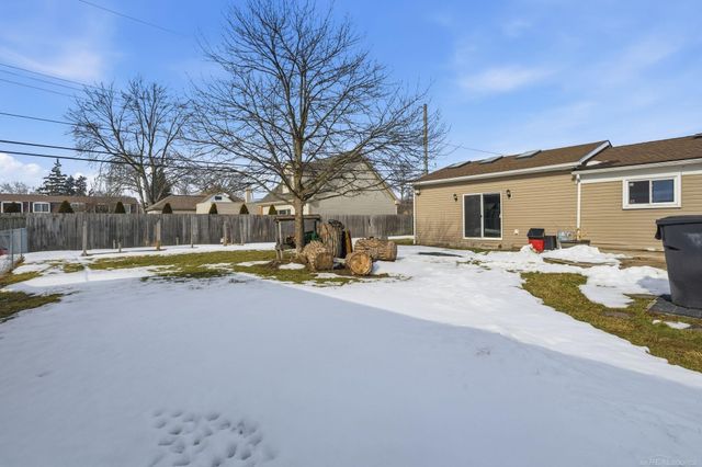 39531 Willmarth Street, Harrison Twp, MI 48045