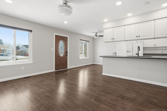 39531 Willmarth Street, Harrison Twp, MI 48045