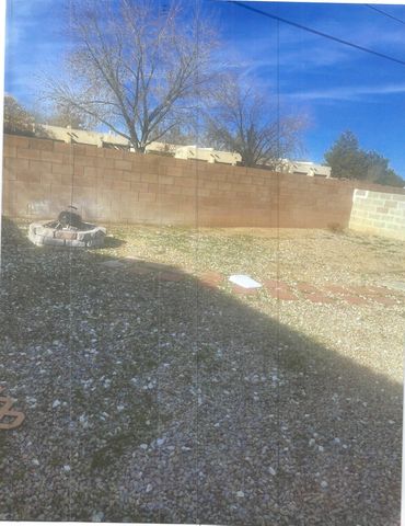 1635 Corte Del Sol NW, Albuquerque, NM 87105