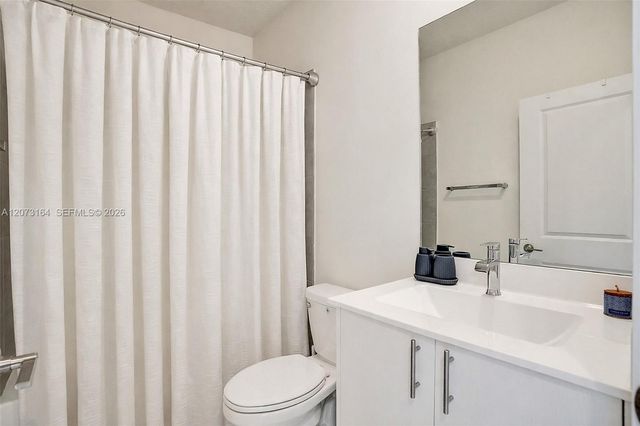 8001 NW 41st Street F-109, Doral, FL 33166