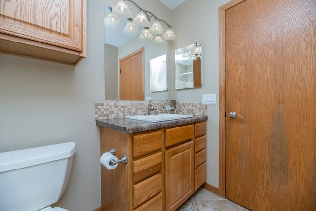 9325 E ST CHARLES RD, Columbia, MO 65202