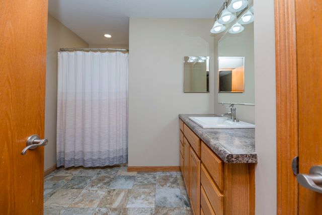 9325 E ST CHARLES RD, Columbia, MO 65202