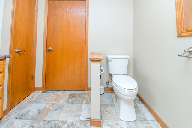 9325 E ST CHARLES RD, Columbia, MO 65202