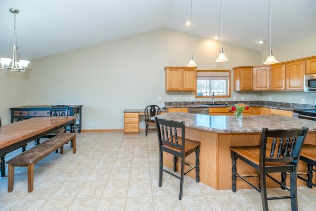 9325 E ST CHARLES RD, Columbia, MO 65202