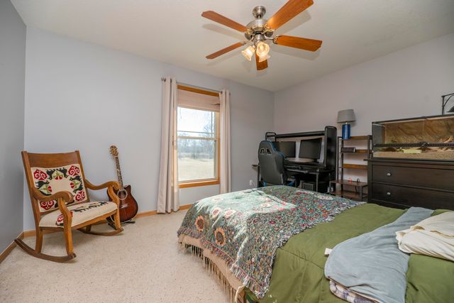 9325 E ST CHARLES RD, Columbia, MO 65202