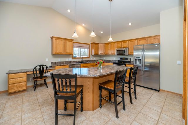 9325 E ST CHARLES RD, Columbia, MO 65202