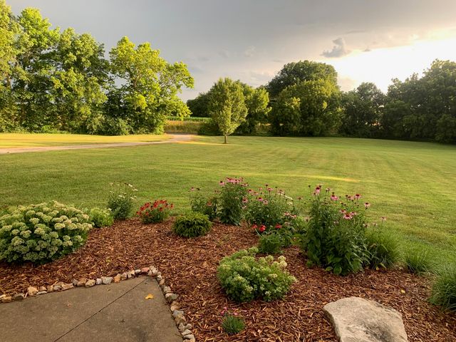 9325 E ST CHARLES RD, Columbia, MO 65202