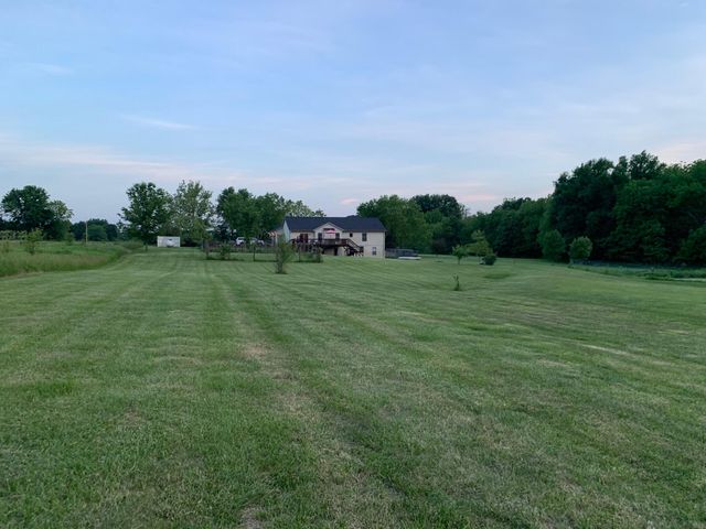 9325 E ST CHARLES RD, Columbia, MO 65202