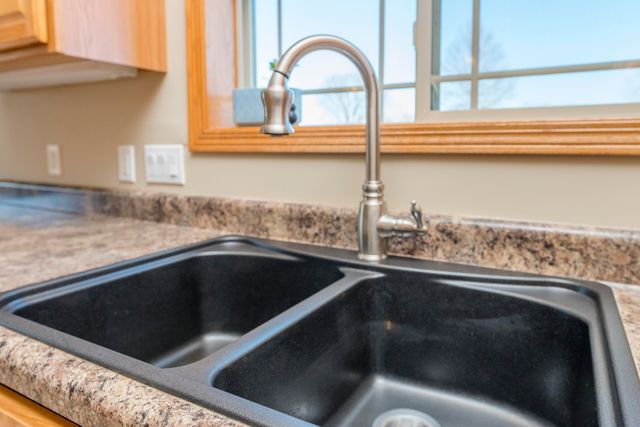 9325 E ST CHARLES RD, Columbia, MO 65202