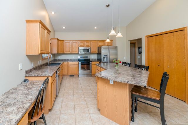 9325 E ST CHARLES RD, Columbia, MO 65202