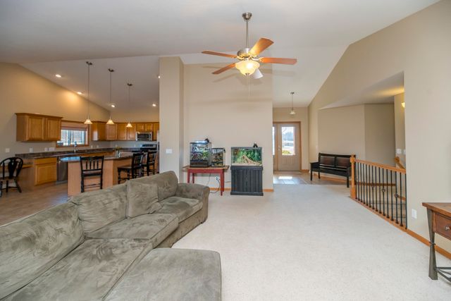 9325 E ST CHARLES RD, Columbia, MO 65202