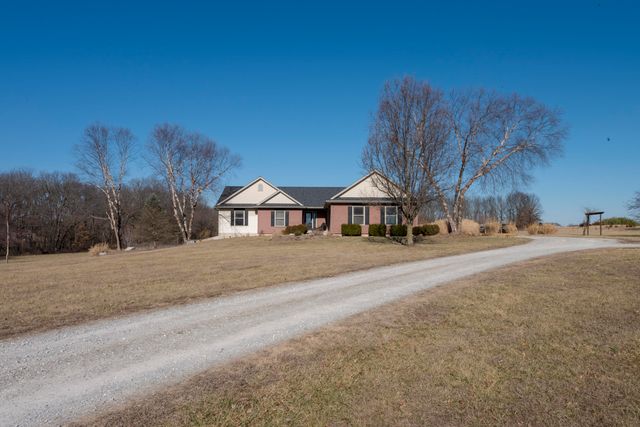 9325 E ST CHARLES RD, Columbia, MO 65202