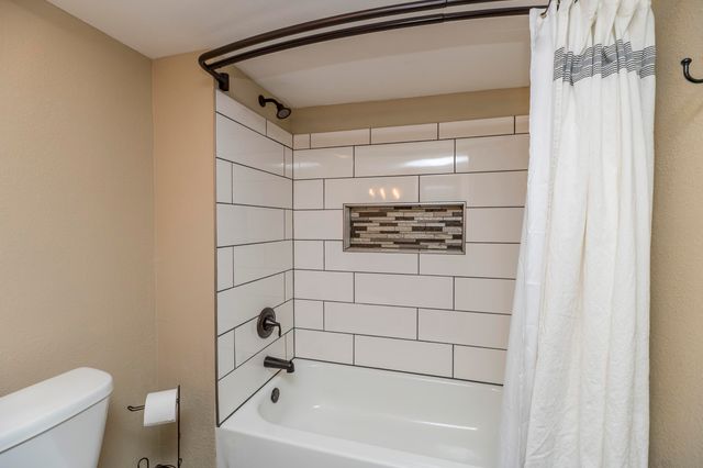 9325 E ST CHARLES RD, Columbia, MO 65202