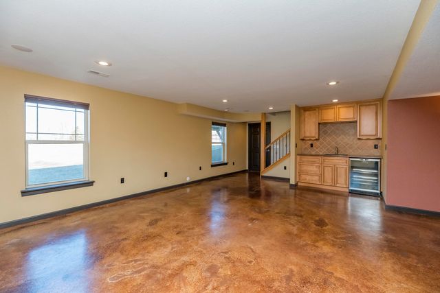 9325 E ST CHARLES RD, Columbia, MO 65202